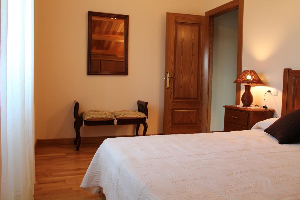 Apartamentos Casa Cerolleiro Кастрополь Экстерьер фото