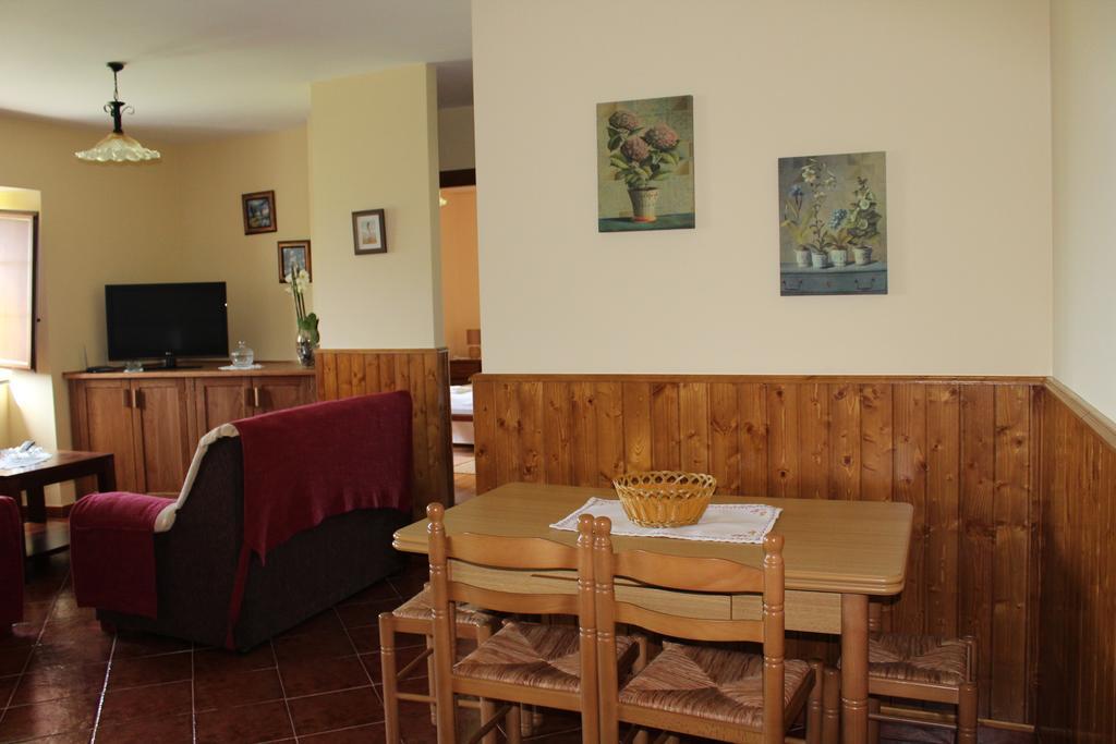 Apartamentos Casa Cerolleiro Кастрополь Экстерьер фото