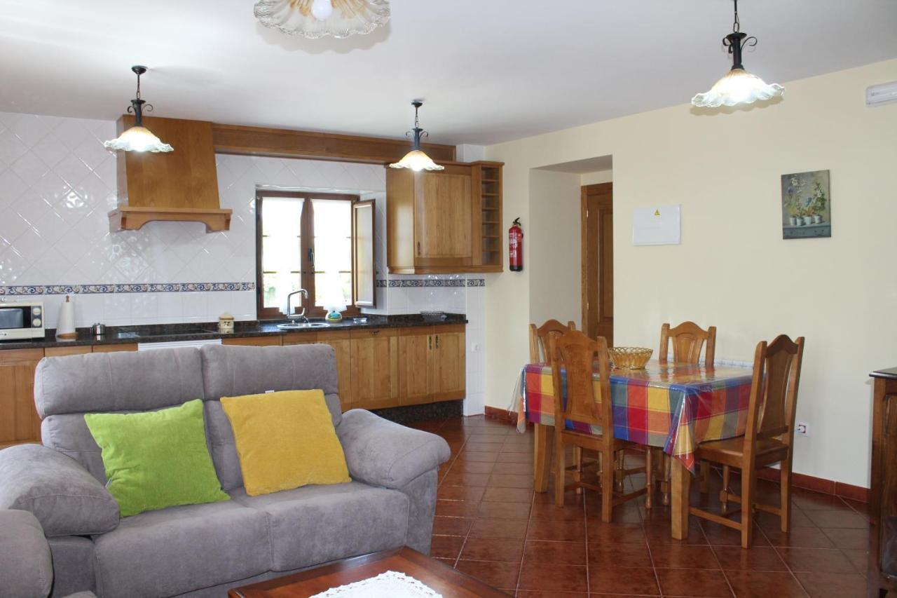 Apartamentos Casa Cerolleiro Кастрополь Экстерьер фото